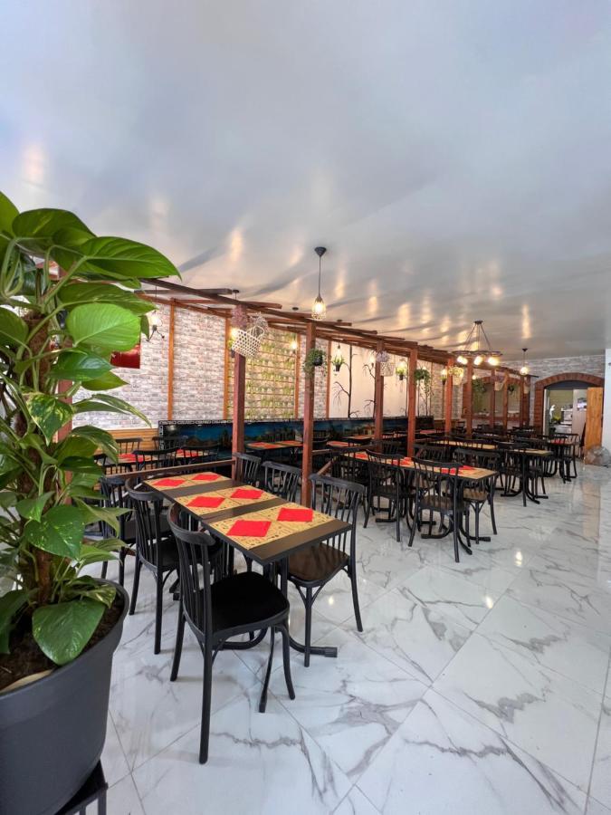 Couette-café Emmanuel Lourdes